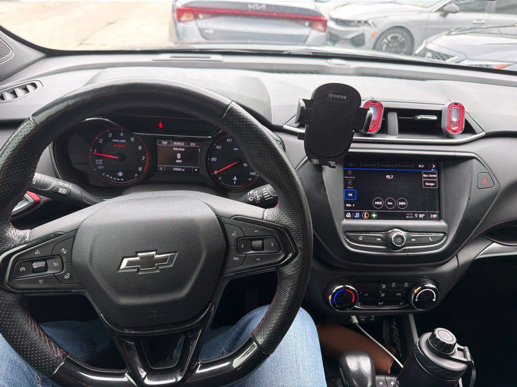Used 2022 Chevrolet TrailBlazer RS FWD image 6