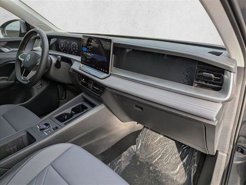 New 2026 Volkswagen Tiguan SE image 26