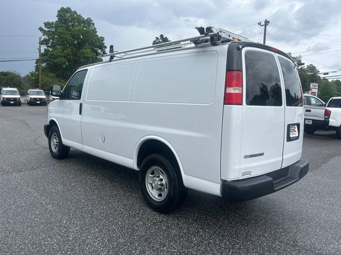 Used 2017 Chevrolet Express 2500 RWD image 7