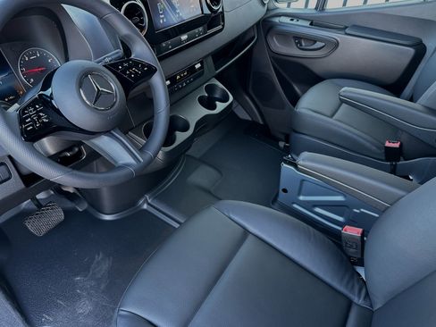 New 2025 Mercedes-Benz Sprinter 2500 image 10