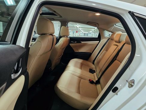 Used 2018 Honda Civic Touring image 19