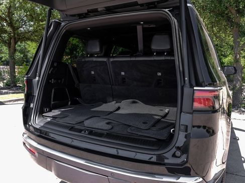 Used 2022 Jeep Wagoneer Series III w/ Premium Group I image 67