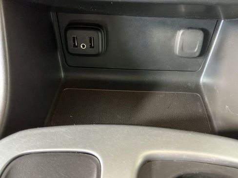 Used 2022 Chevrolet Colorado LT w/ Luxury Package image 19