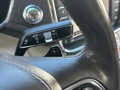 Used 2017 Lincoln Continental Select image 38