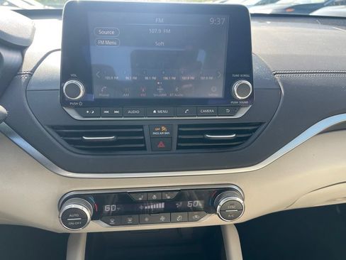 Certified 2020 Nissan Altima 2.5 SV FWD image 7