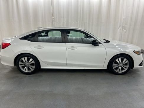 Used 2023 Honda Civic Sport image 7