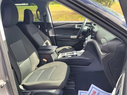 Used 2023 Ford Explorer XLT image 14