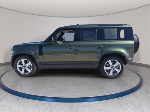 New 2026 Land Rover Defender 110 S image 8