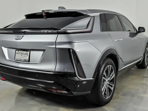 Used 2024 Cadillac Lyriq Luxury AWD/4WD image 10