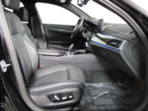 Used 2023 BMW 530e w/ M Sport Package image 16