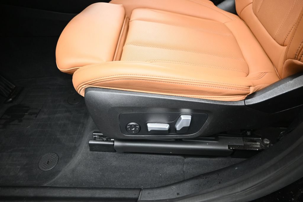 Used 2024 BMW X3 sDrive30i w/ Convenience Package RWD image 14