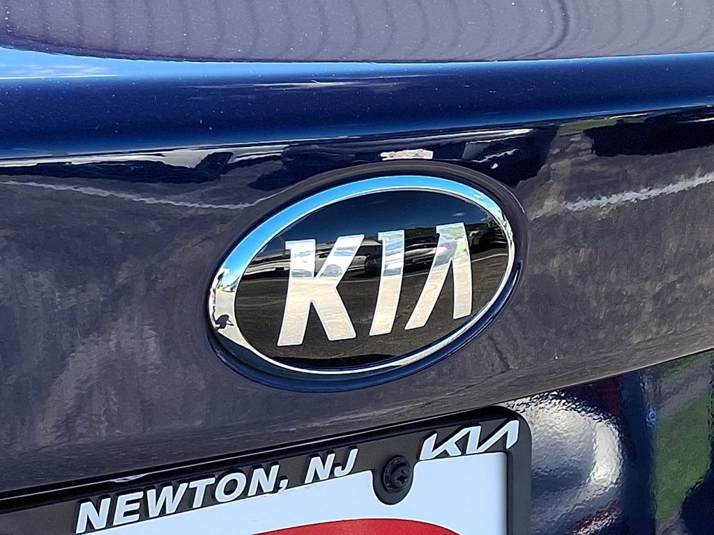 Used 2018 Kia Optima LX w/ 17" Alloy Wheels Package FWD image 30
