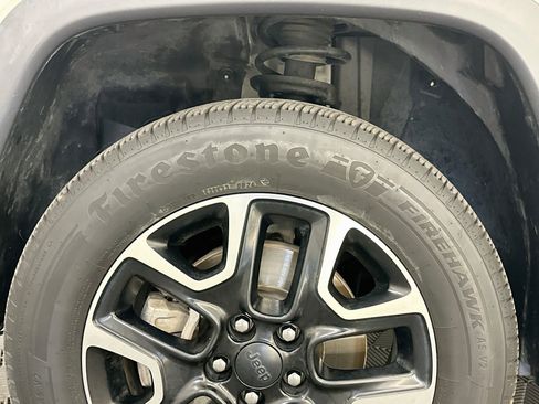 Used 2019 Jeep Compass Trailhawk w/ Cold Weather Group AWD/4WD image 36