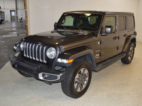 Used 2018 Jeep Wrangler Unlimited Sahara image 7