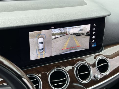 Certified 2023 Mercedes-Benz E 350 4MATIC Sedan w/ Premium Package image 17