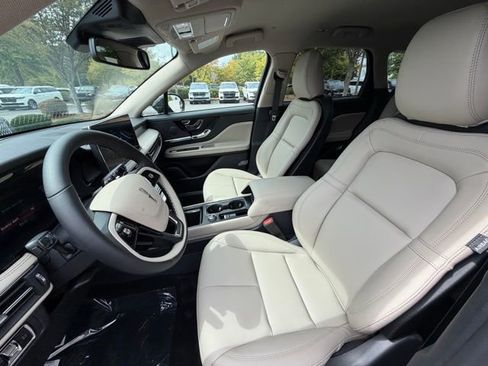 New 2025 Lincoln Corsair FWD image 12