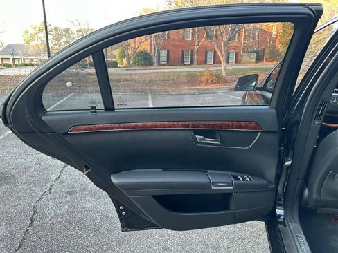 Used 2010 Mercedes-Benz S 550 image 17