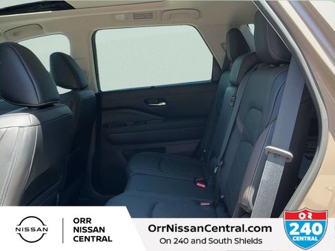 Used 2023 Nissan Pathfinder Platinum w/ Lighting Package (N92) AWD/4WD image 13