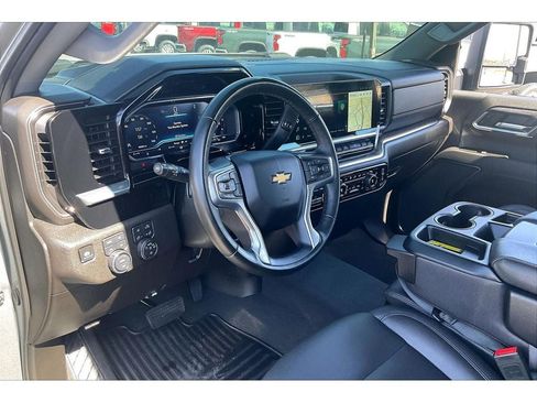 Used 2025 Chevrolet Silverado 3500 LTZ AWD/4WD image 16