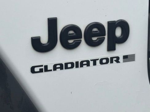 Used 2023 Jeep Gladiator Sport image 45