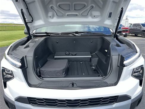New 2025 Chevrolet Silverado EV LT image 30
