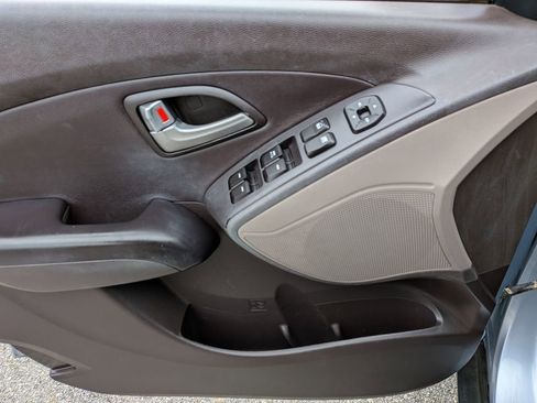 Used 2012 Hyundai Tucson GLS image 12