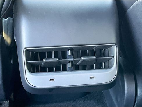 Used 2025 Tesla Model Y Long Range image 26