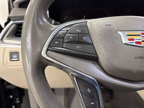 Used 2019 Cadillac XT5 Premium Luxury FWD image 21