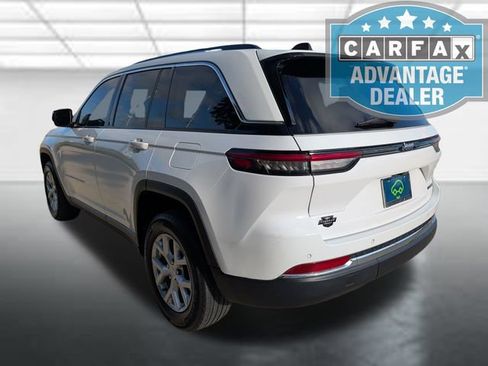 Used 2023 Jeep Grand Cherokee Limited w/ Luxury Tech Group II RWD image 2