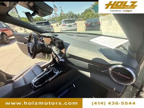 Certified 2024 Chevrolet Trax RS FWD image 27