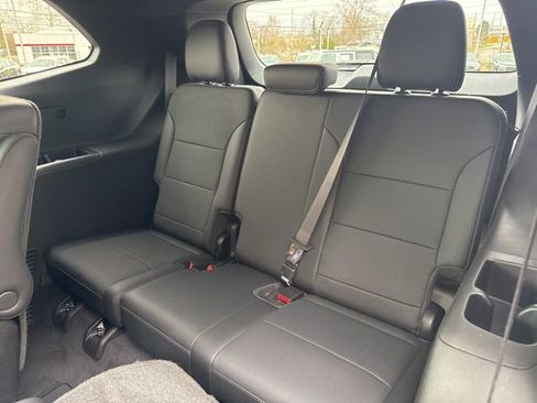 Used 2025 Buick Enclave Preferred image 11