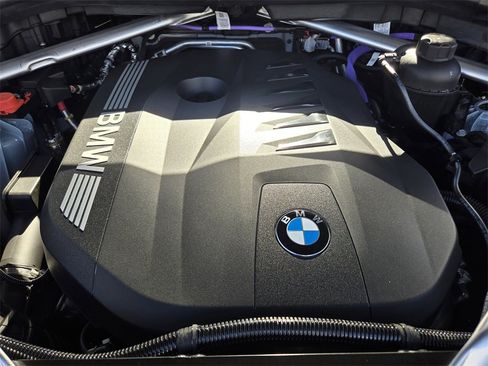 New 2026 BMW X5 xDrive40i w/ M Sport Package image 32
