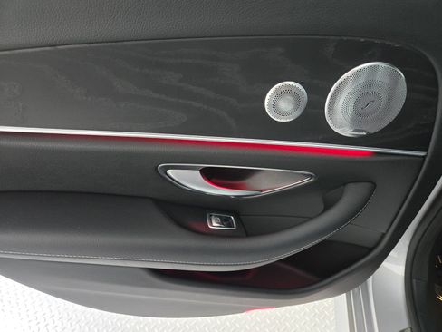 Used 2017 Mercedes-Benz E 300 image 21
