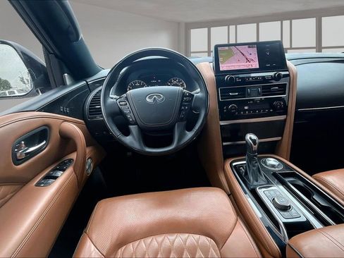 Used 2024 INFINITI QX80 Sensory AWD/4WD image 5