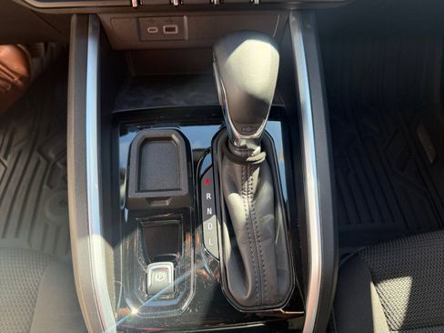 Used 2024 Chevrolet Colorado LT w/ LT Convenience Package image 26