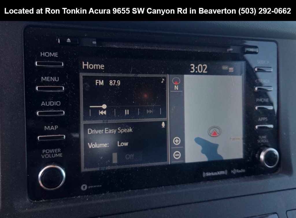 Used 2019 Toyota Sienna XLE w/ XLE Navigation Package FWD image 8