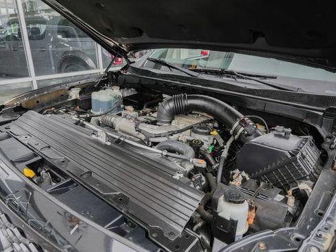 Used 2019 Nissan Titan SV w/ SV Convenience Package AWD/4WD image 26