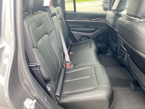 Used 2025 Jeep Grand Cherokee Limited w/ Trailer Tow Package image 25