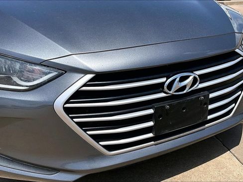 Used 2018 Hyundai Elantra SEL FWD image 31