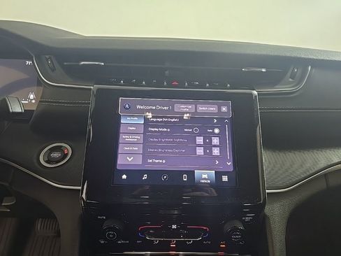 Used 2023 Jeep Grand Cherokee Laredo image 8