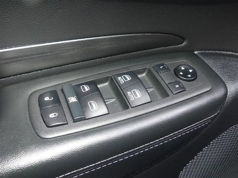 Used 2021 Dodge Durango SXT image 19