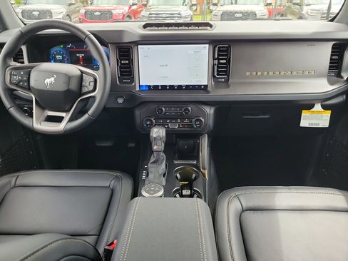 New 2026 Ford Bronco Badlands AWD/4WD image 11