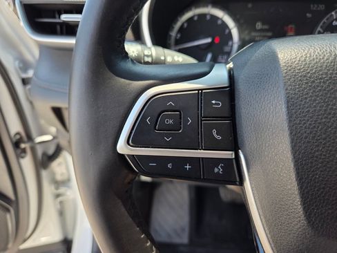 Used 2022 Toyota Highlander XSE FWD image 31