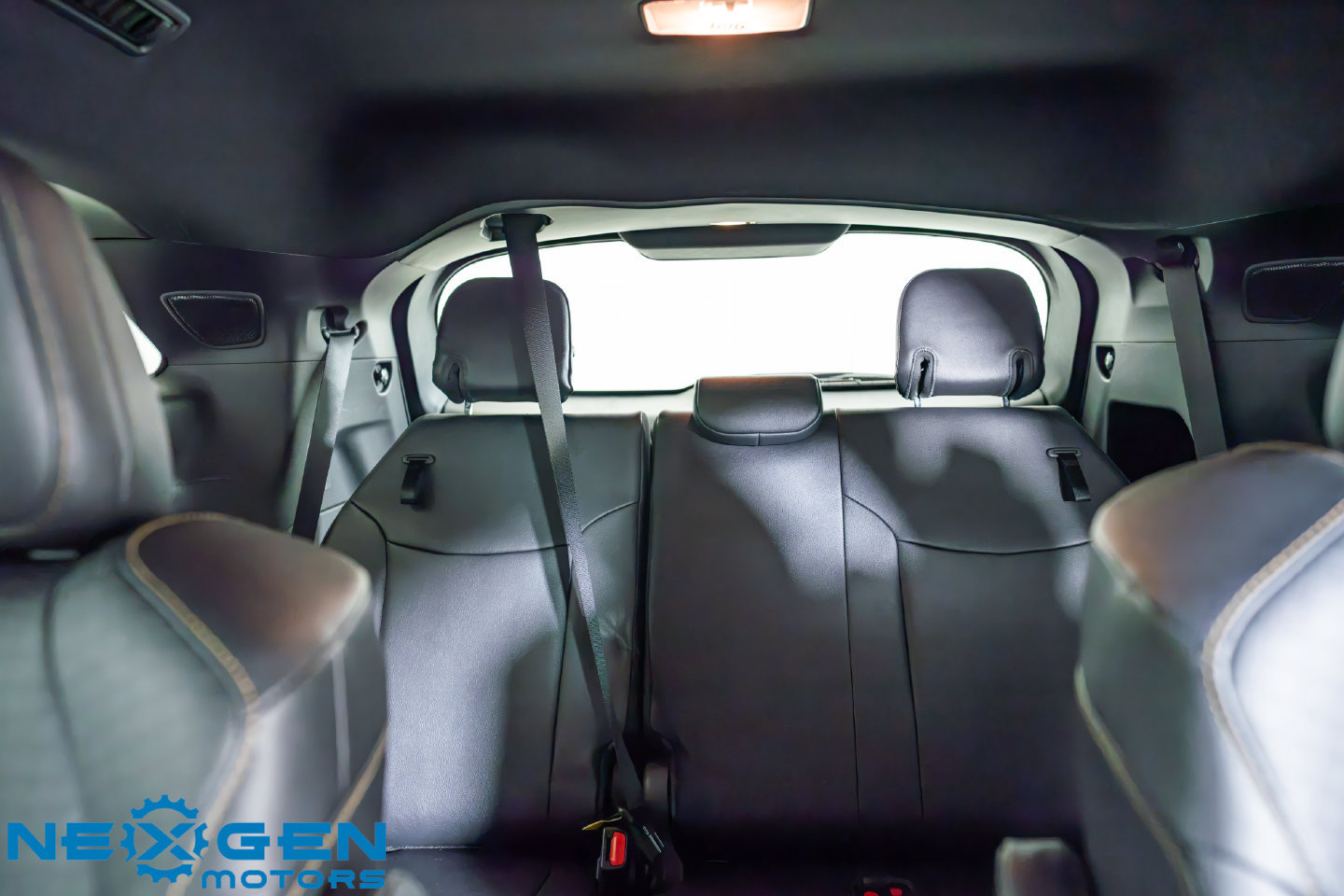 Used 2025 Toyota Sienna XLE Woodland Edition AWD/4WD image 29