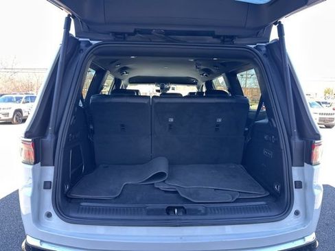 Certified 2024 Jeep Wagoneer Series III AWD/4WD image 20