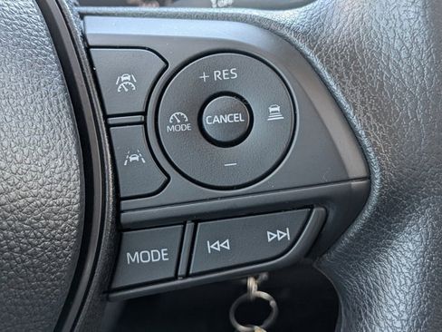 Used 2025 Toyota Corolla LE image 24