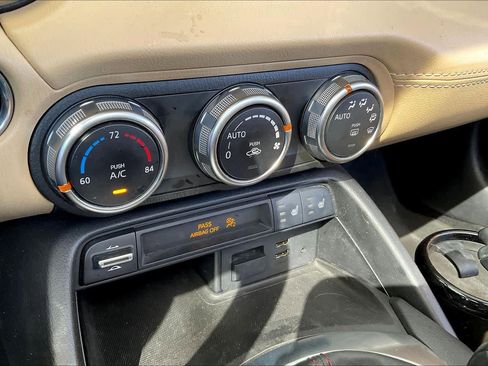 Used 2019 MAZDA MX-5 Miata RF Grand Touring image 30