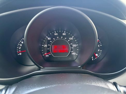 Used 2017 Kia Soul + FWD image 16