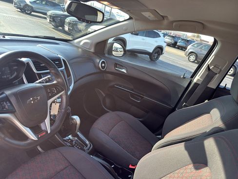 Used 2020 Chevrolet Sonic LT image 25