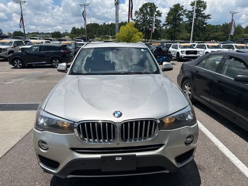 Used 2017 BMW X3 xDrive28i AWD/4WD image 2